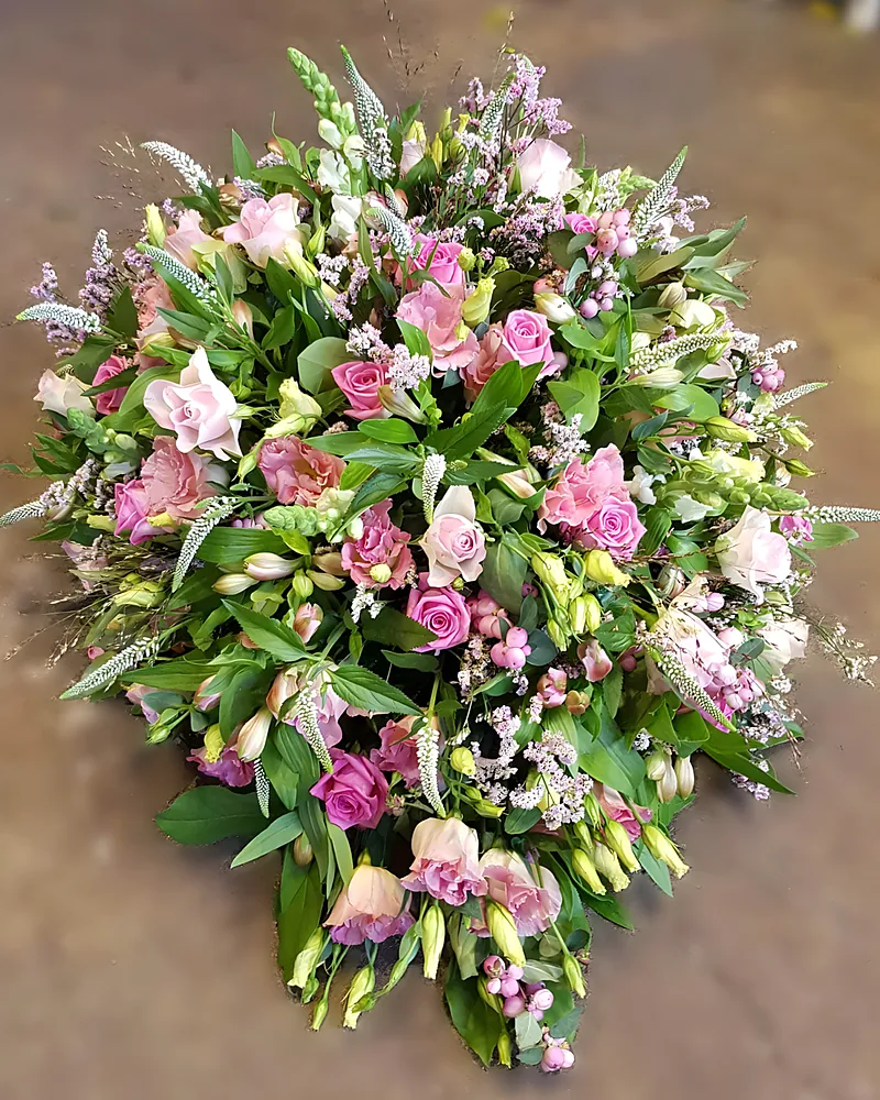 Rouwstuk met roze tinten